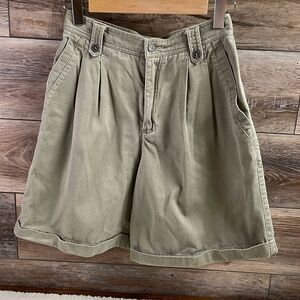 LizSport Cotton High Waist Shorts , Ladies Size 8, Green